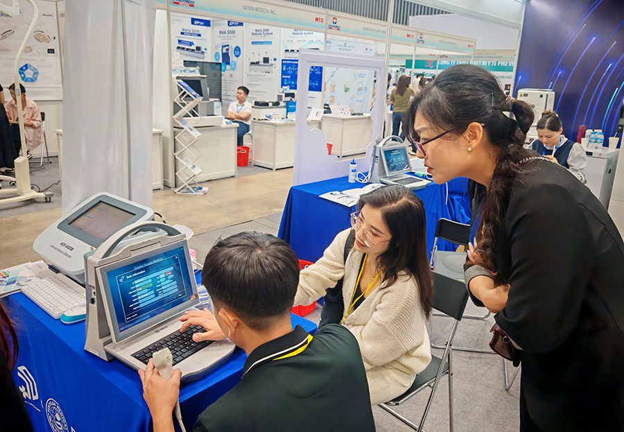 Pinyuan Medical Showcases Portable Ultrasonic Bone Densitometers & Full Product Line at Vietnam Healthcare Expo, Deepening China-Vietnam Healthcare Industry Cooperation