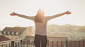 The sun's rays can cause osteoporosis! Pinyuan Medical reminds: “full armor” sunscreen is not desirable, scientific “embrace the sun”!